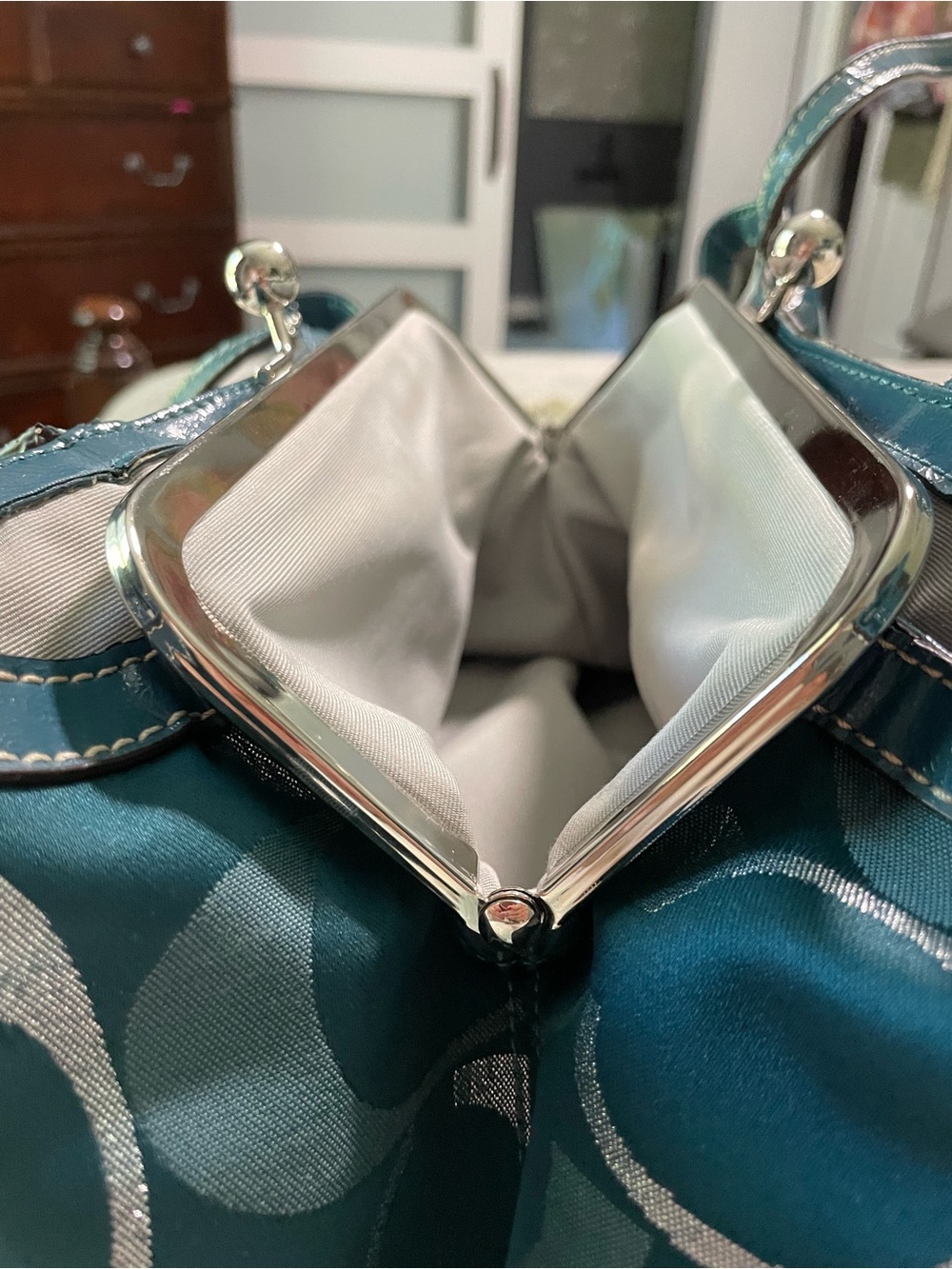 2012 Coach Kisslock in Teal and Silver Signature Jacquard Tote with Leather Trim - Picture 6 of 16